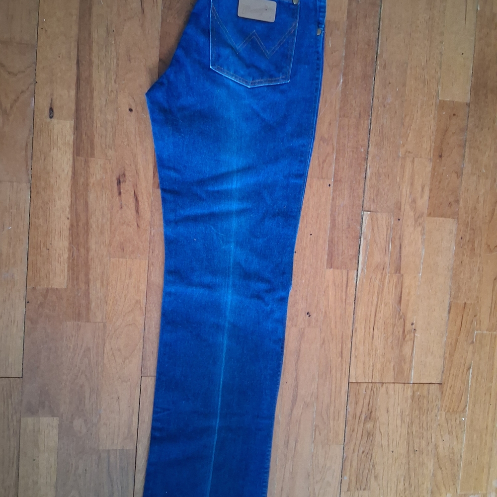 Wrangler Men's Deep Blue Straight Jeans